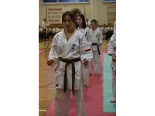Obrazek wyróżniający Karolina Podlaszewska na podium Pucharu Polski Kyokushin Karate